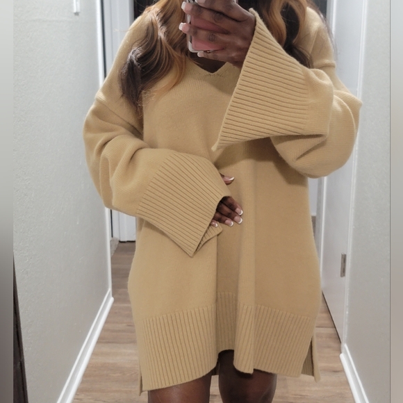 H&M Sweaters - Cozy Tan Wool Blend  V-Neck Oversized Sweater